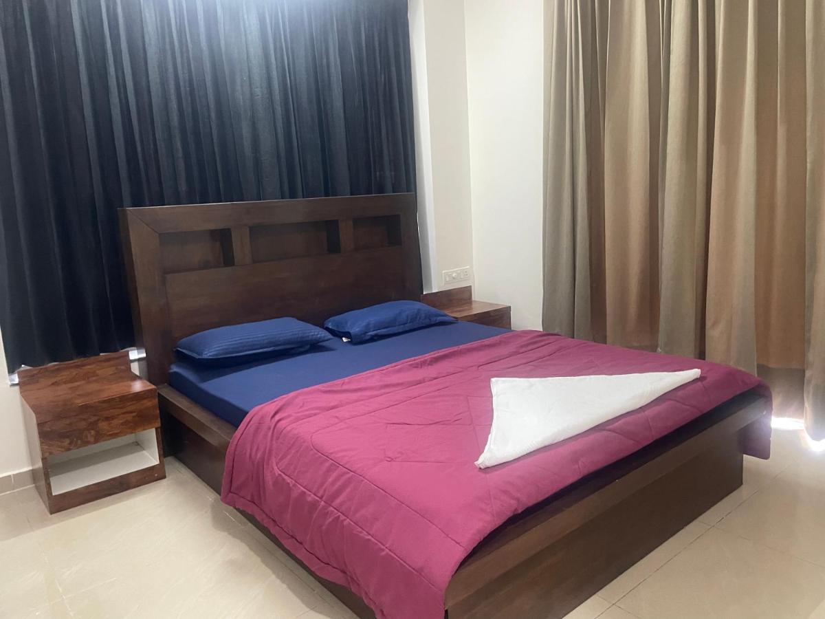 Royal Nest Premium Hotel Pune Bagian luar foto