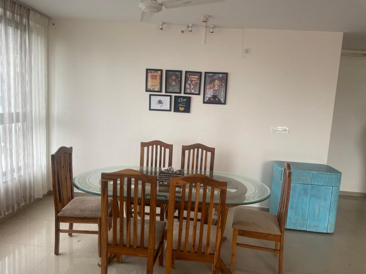 Royal Nest Premium Hotel Pune Bagian luar foto