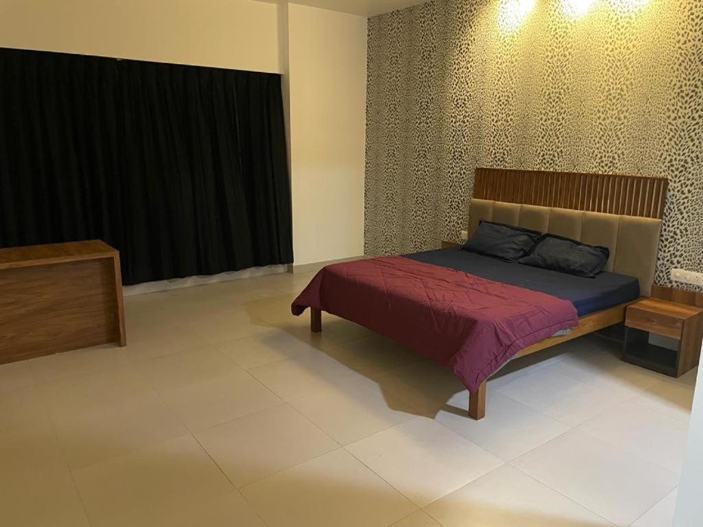 Royal Nest Premium Hotel Pune Bagian luar foto