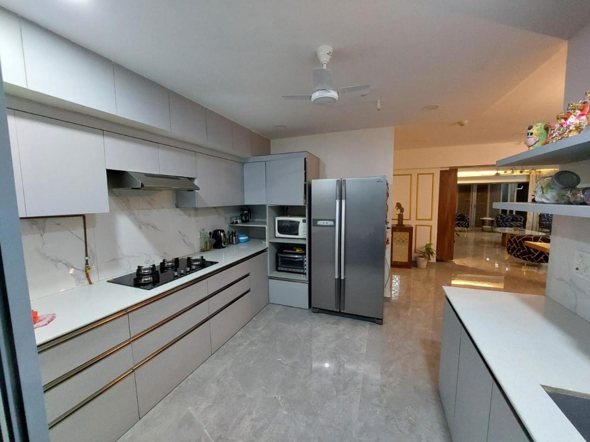 Royal Nest Premium Hotel Pune Bagian luar foto