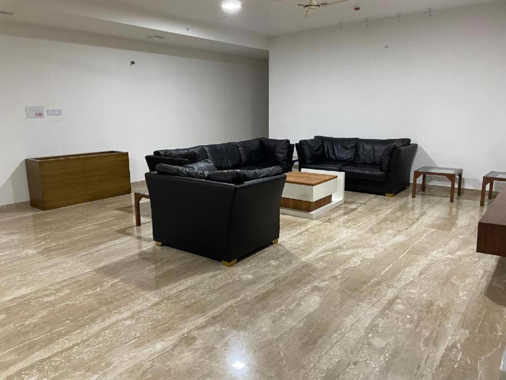 Royal Nest Premium Hotel Pune Bagian luar foto