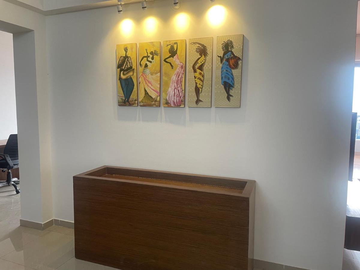 Royal Nest Premium Hotel Pune Bagian luar foto