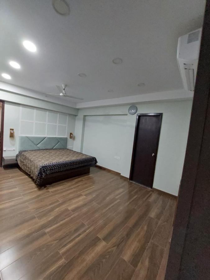Royal Nest Premium Hotel Pune Bagian luar foto